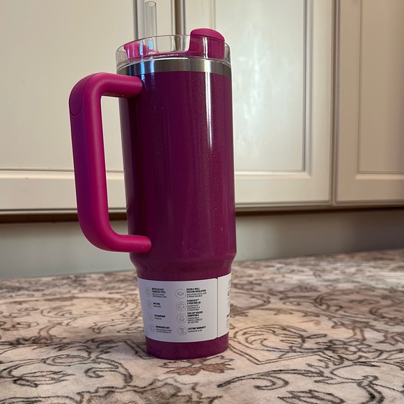 Stanley Magenta Quencher H2.0 30 oz Tumbler - Picture 8 of 11